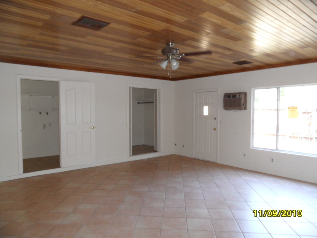 3702 East Vineyard Road Phoenix, AZ 85042 - Photo 6 of 18 3702 E VINEYARD RD