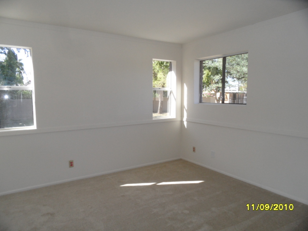 3702 East Vineyard Road Phoenix, AZ 85042 - Photo 8 of 18 3702 E VINEYARD RD
