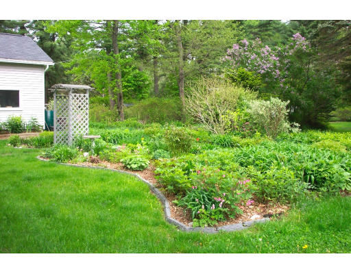 49 Newell Pond Road Greenfield, MA 01301 - Photo 4 of 9 Gallery Image 4