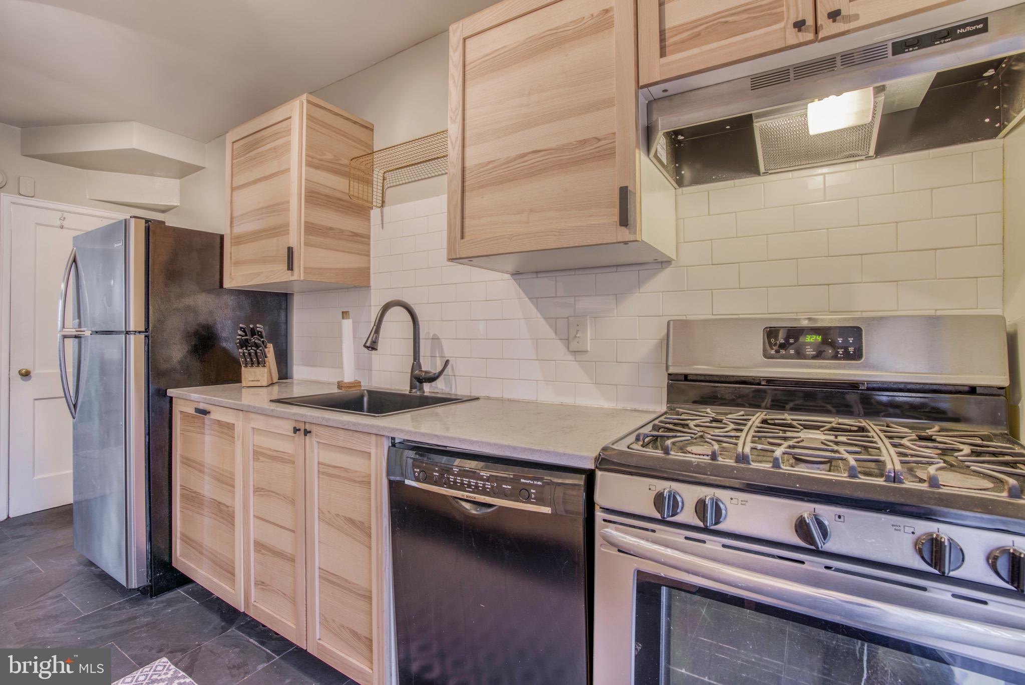4003 Deepwood Road Baltimore, MD 21218 - Photo 20 of 52