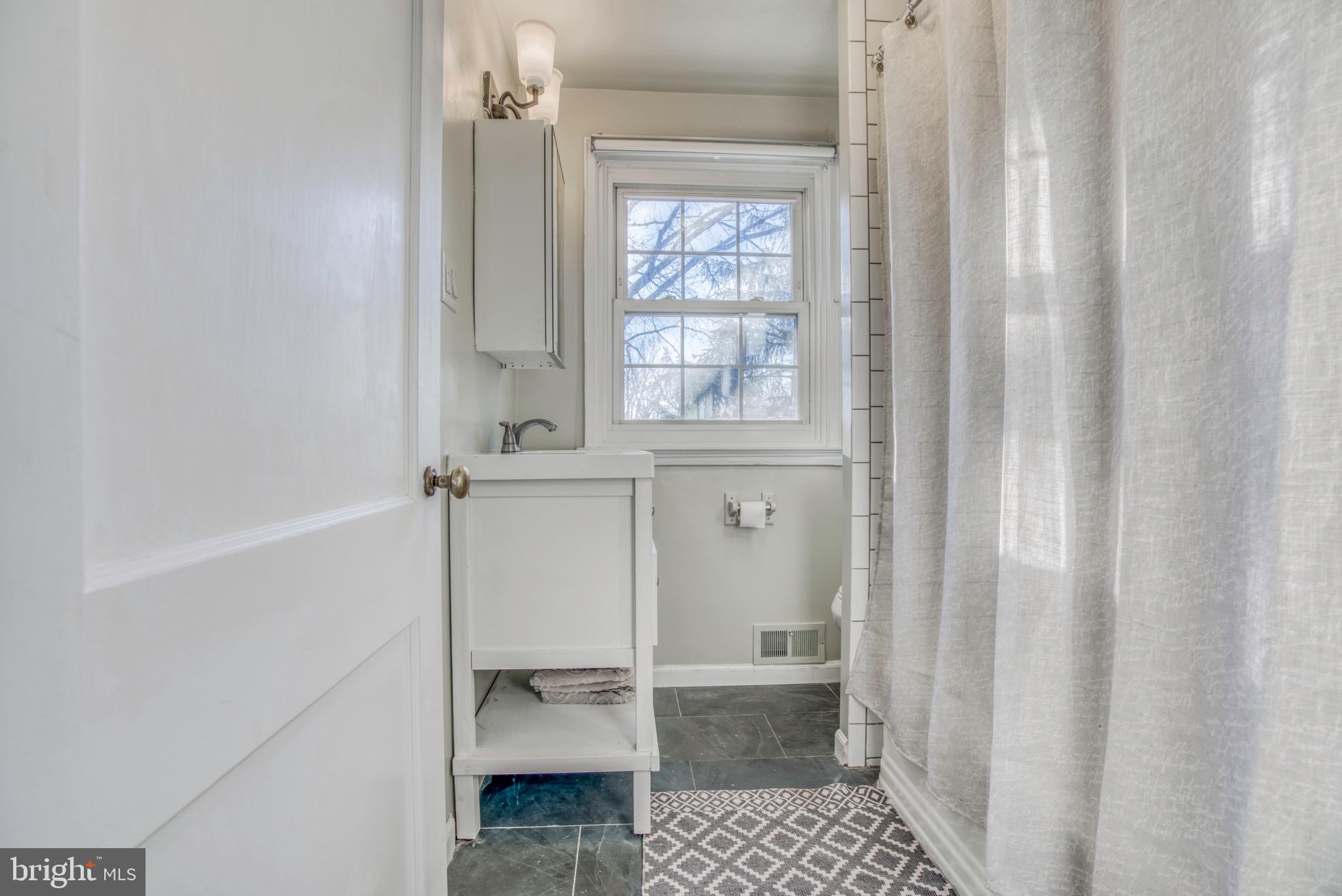 4003 Deepwood Road Baltimore, MD 21218 - Photo 30 of 52