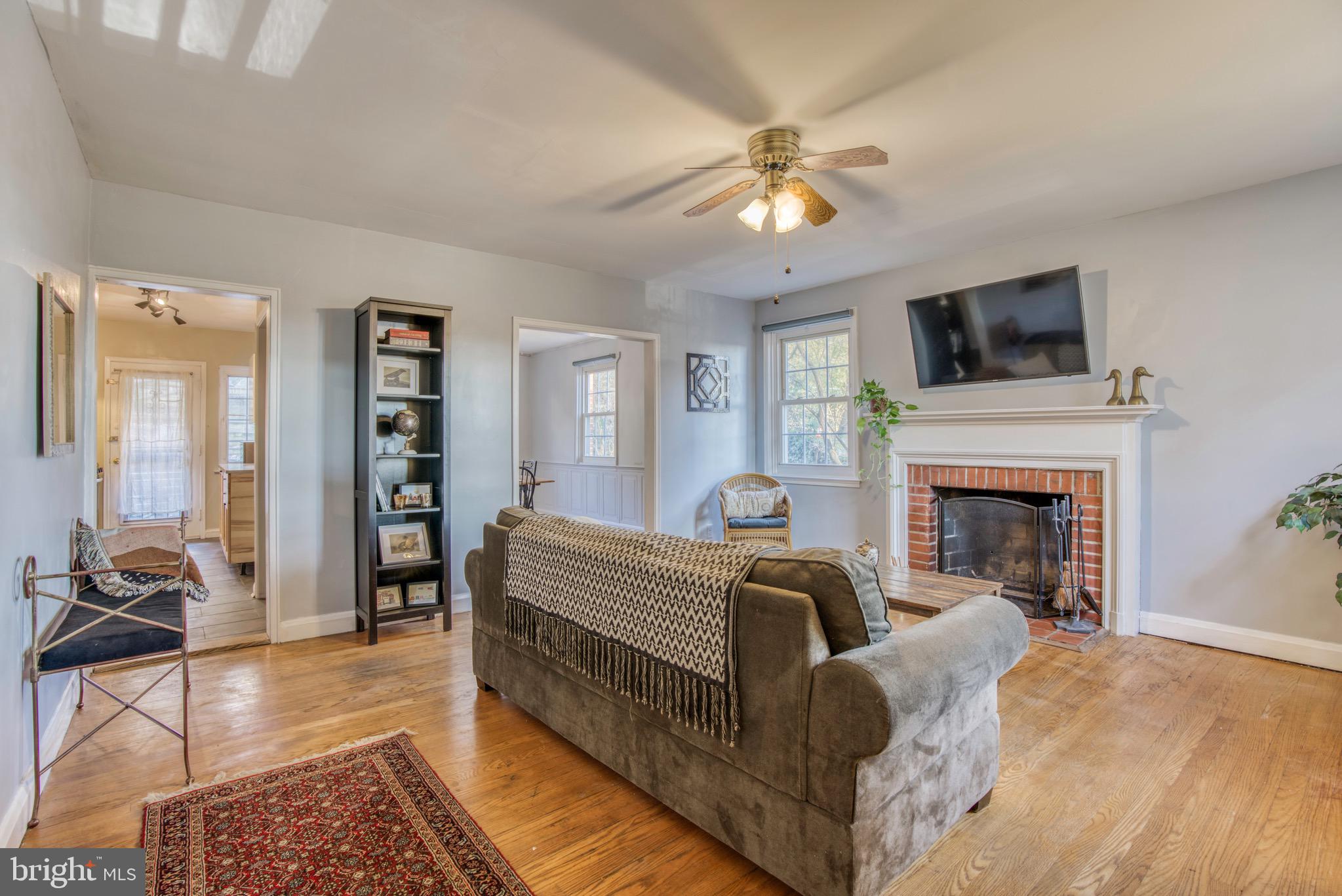 4003 Deepwood Road Baltimore, MD 21218 - Photo 7 of 52