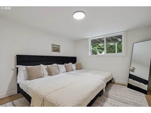 $680,000 | 950 Southeast 18th Avenue, Hillsboro, OR 97123