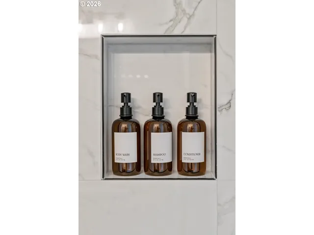 $680,000 | 950 Southeast 18th Avenue, Hillsboro, OR 97123