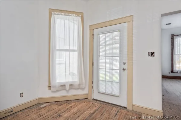 $195,000 | 311 Wall Street, Jeffersonville, IN 47130