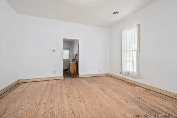 $195,000 | 311 Wall Street, Jeffersonville, IN 47130