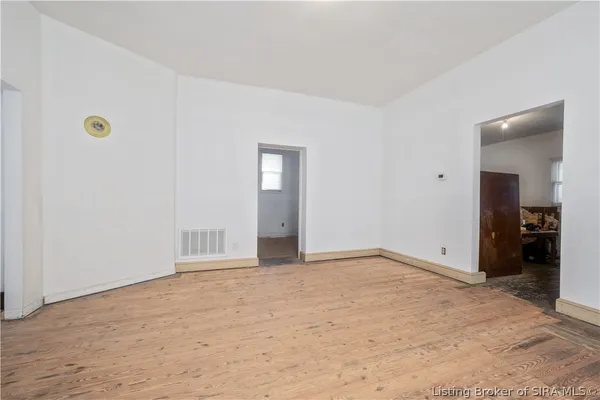 $195,000 | 311 Wall Street, Jeffersonville, IN 47130