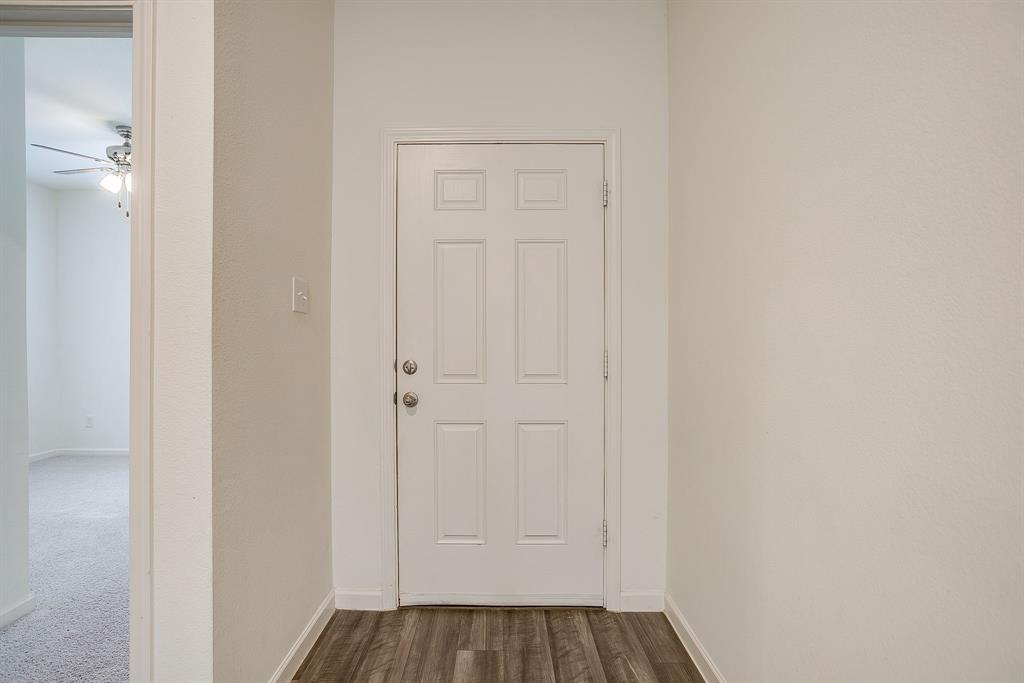 1405 Gentle Crk Lane Fort Worth, TX 76052 - Photo 8 of 40