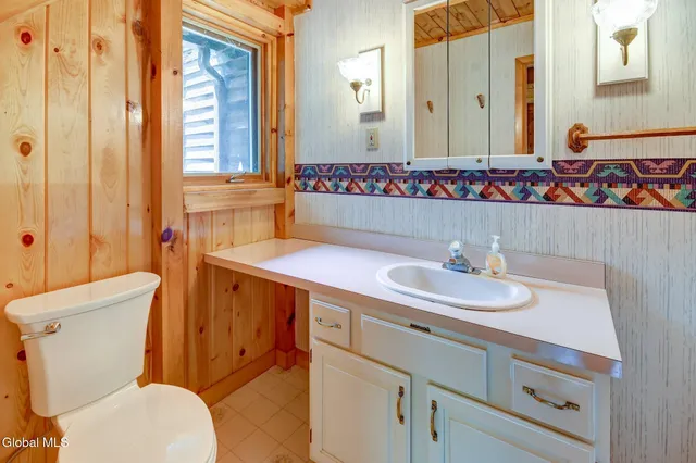 $1,399,000 | 3429 South Shore Road, Day, NY 12822