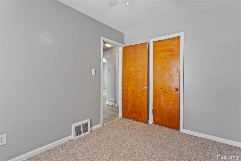 8600 Fielding Street Detroit, MI 48228 - Photo 11 of 24