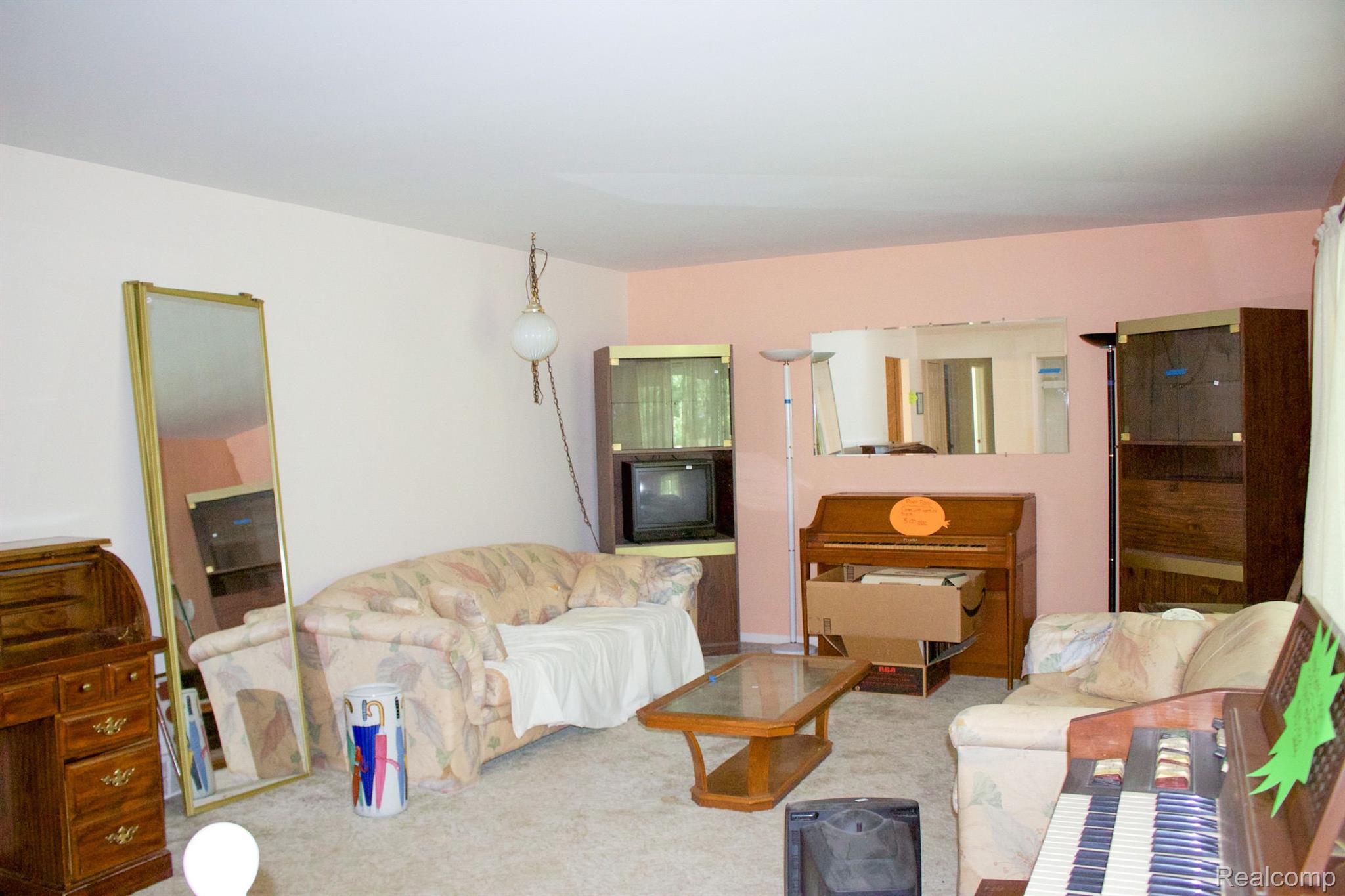 7095 Clintonville Road Clarkston, MI 48348 - Photo 13 of 22 Gallery Image 13