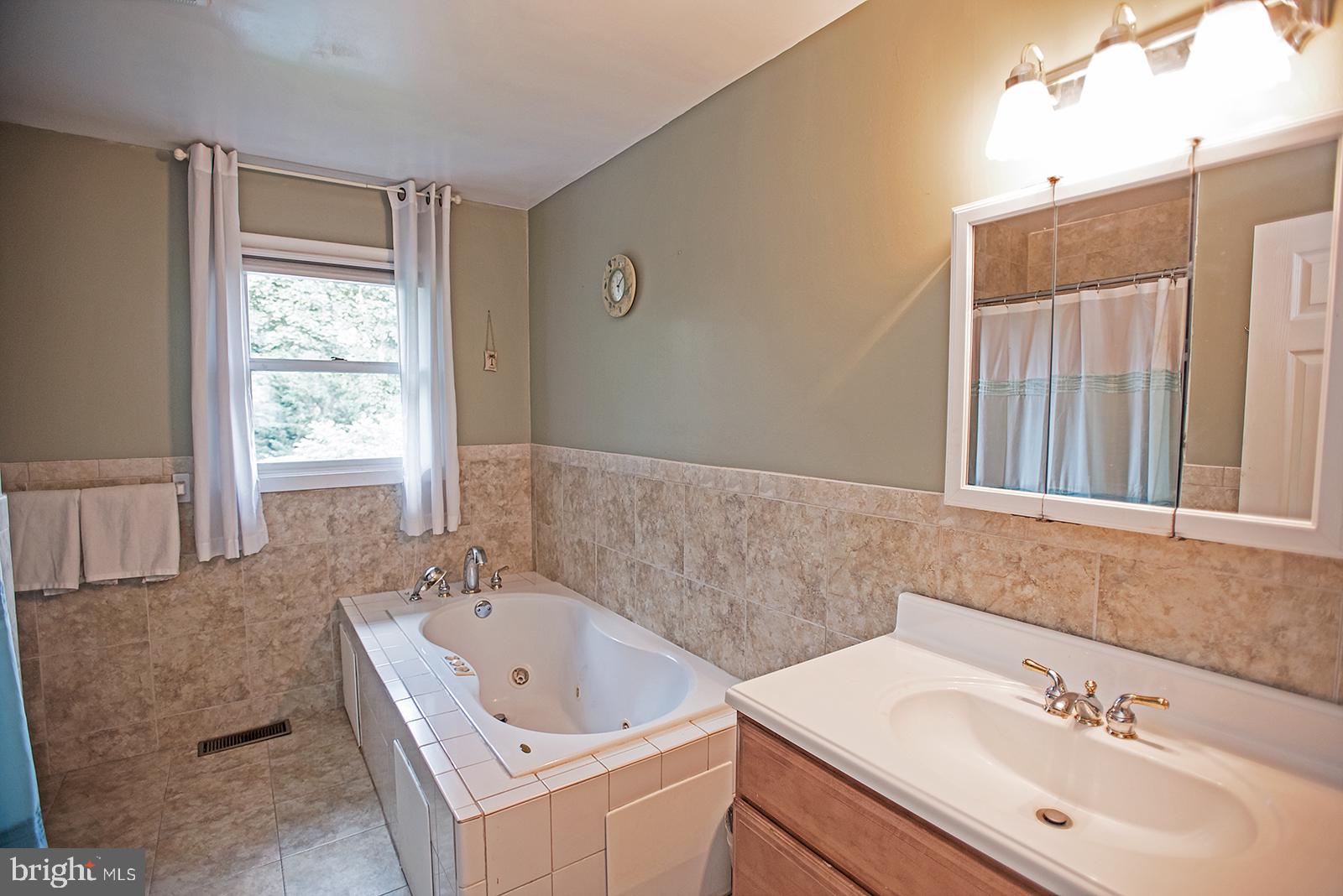 169 Old Orchard Road Chalfont, PA 18914 - Photo 14 of 28 Gallery Image 14
