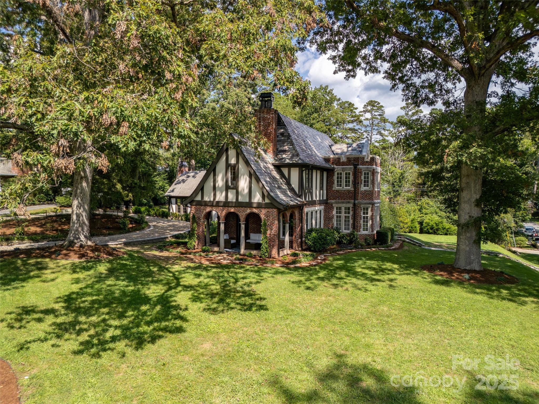 72 Windsor Road Asheville, NC 28804 - Photo 4 of 48