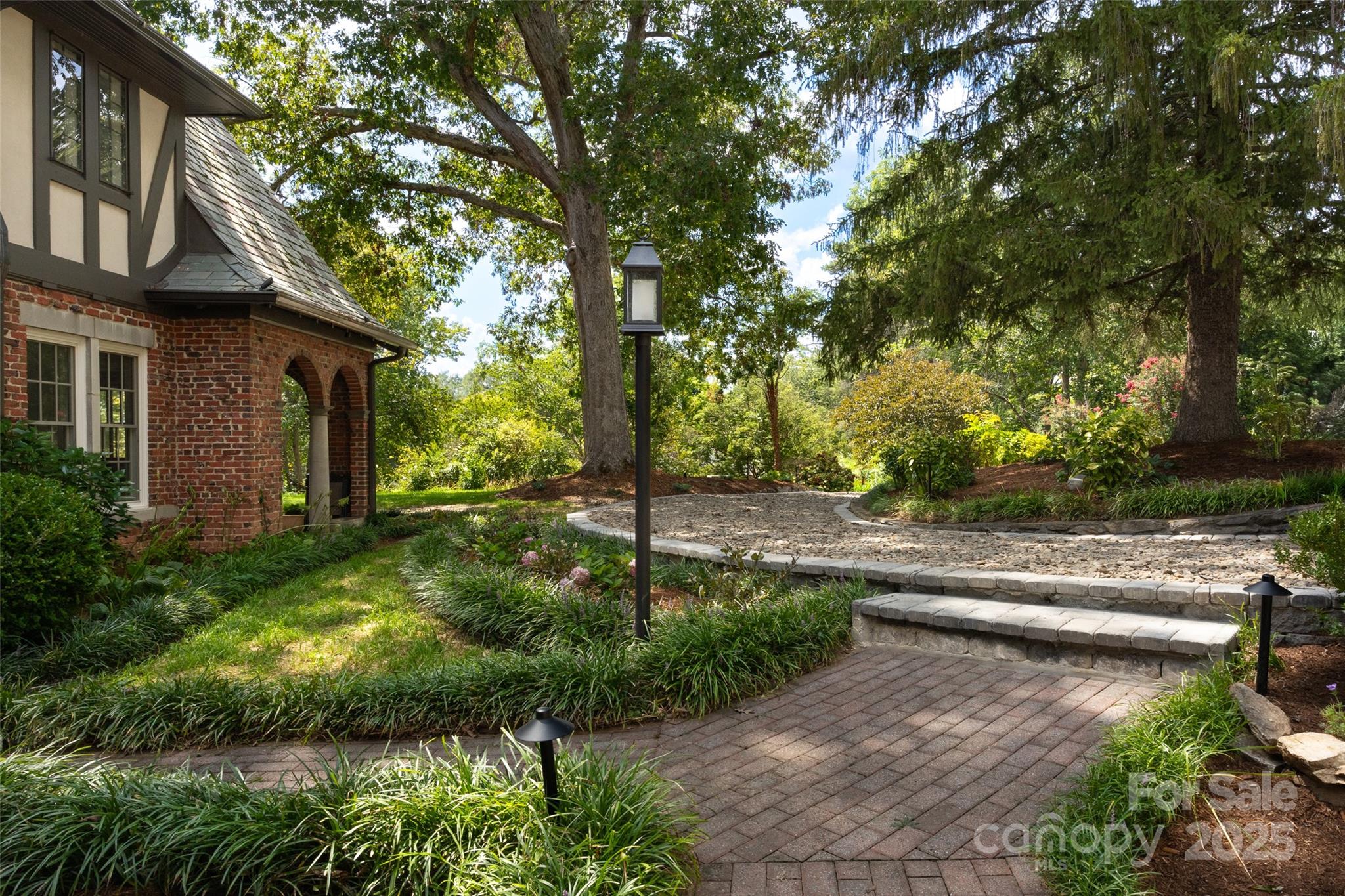 72 Windsor Road Asheville, NC 28804 - Photo 5 of 48