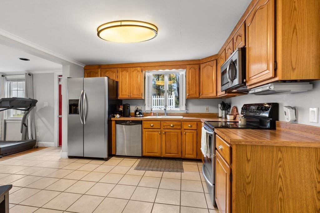 10 Maple Street Hudson, MA 01749 - Photo 13 of 33 Gallery Image 13