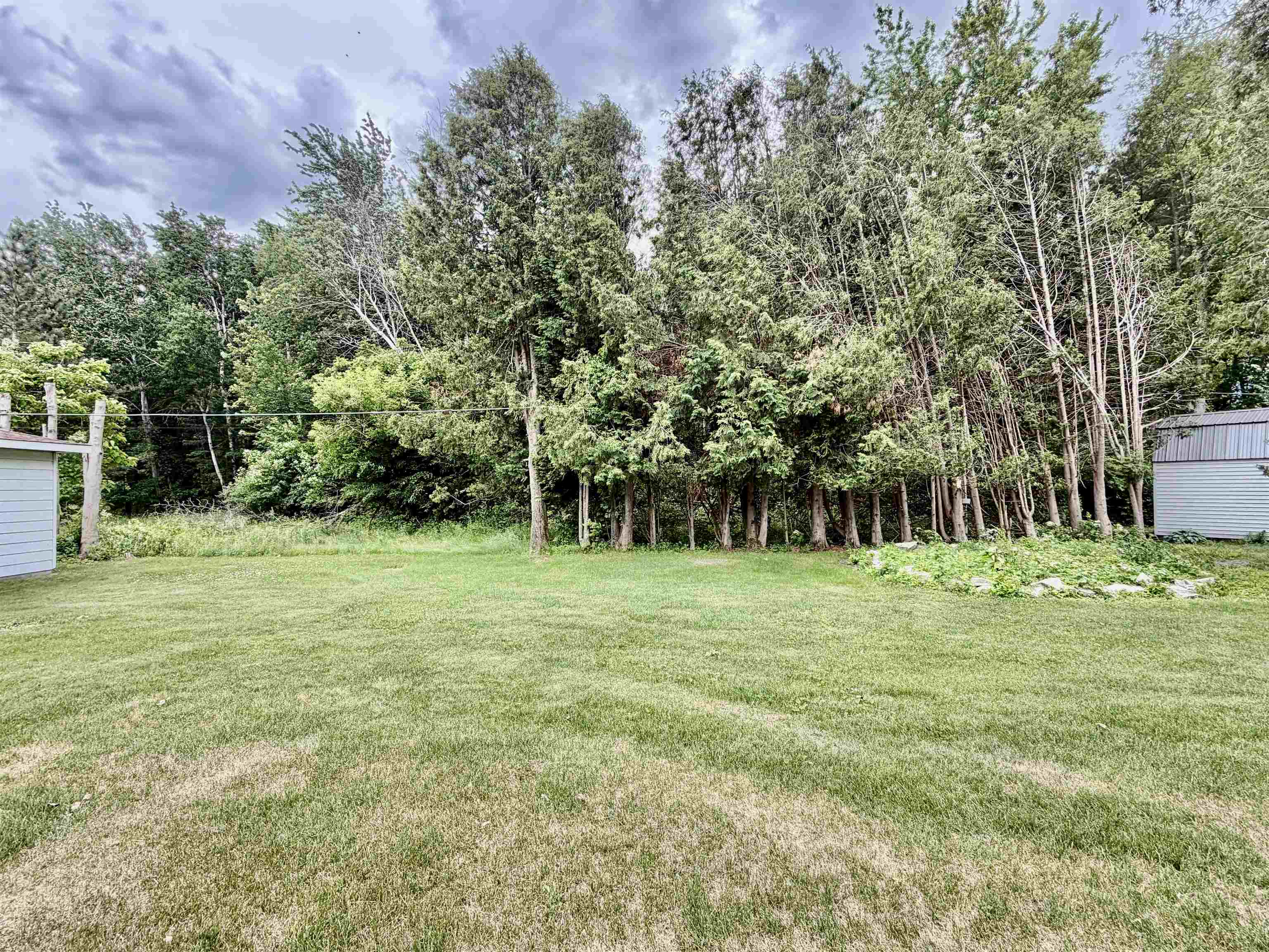 216 8th Street Pinconning, MI 48650 - Photo 6 of 29