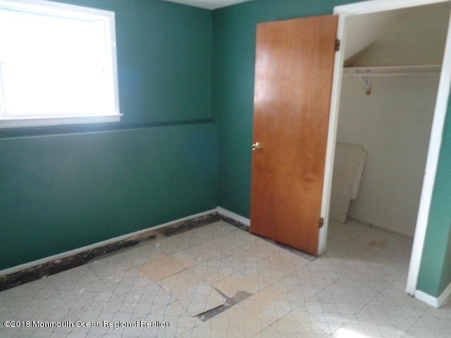 4 Sugar Bush Road Howell, NJ 07731 - Photo 5 of 18 DSC09289