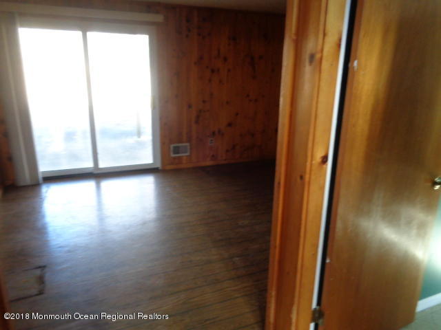 4 Sugar Bush Road Howell, NJ 07731 - Photo 6 of 18 DSC09288