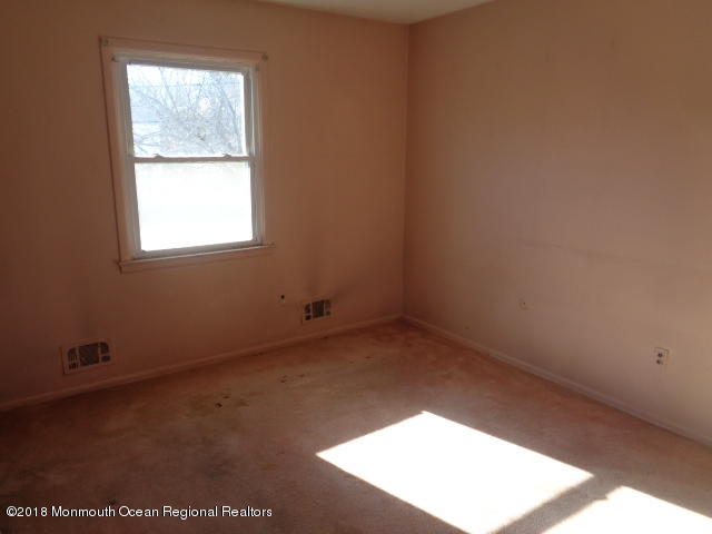 4 Sugar Bush Road Howell, NJ 07731 - Photo 7 of 18 DSC09287
