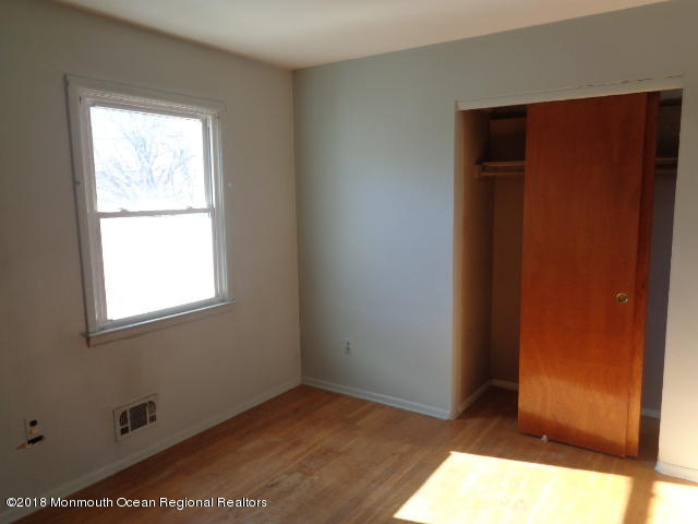 4 Sugar Bush Road Howell, NJ 07731 - Photo 10 of 18 DSC09281