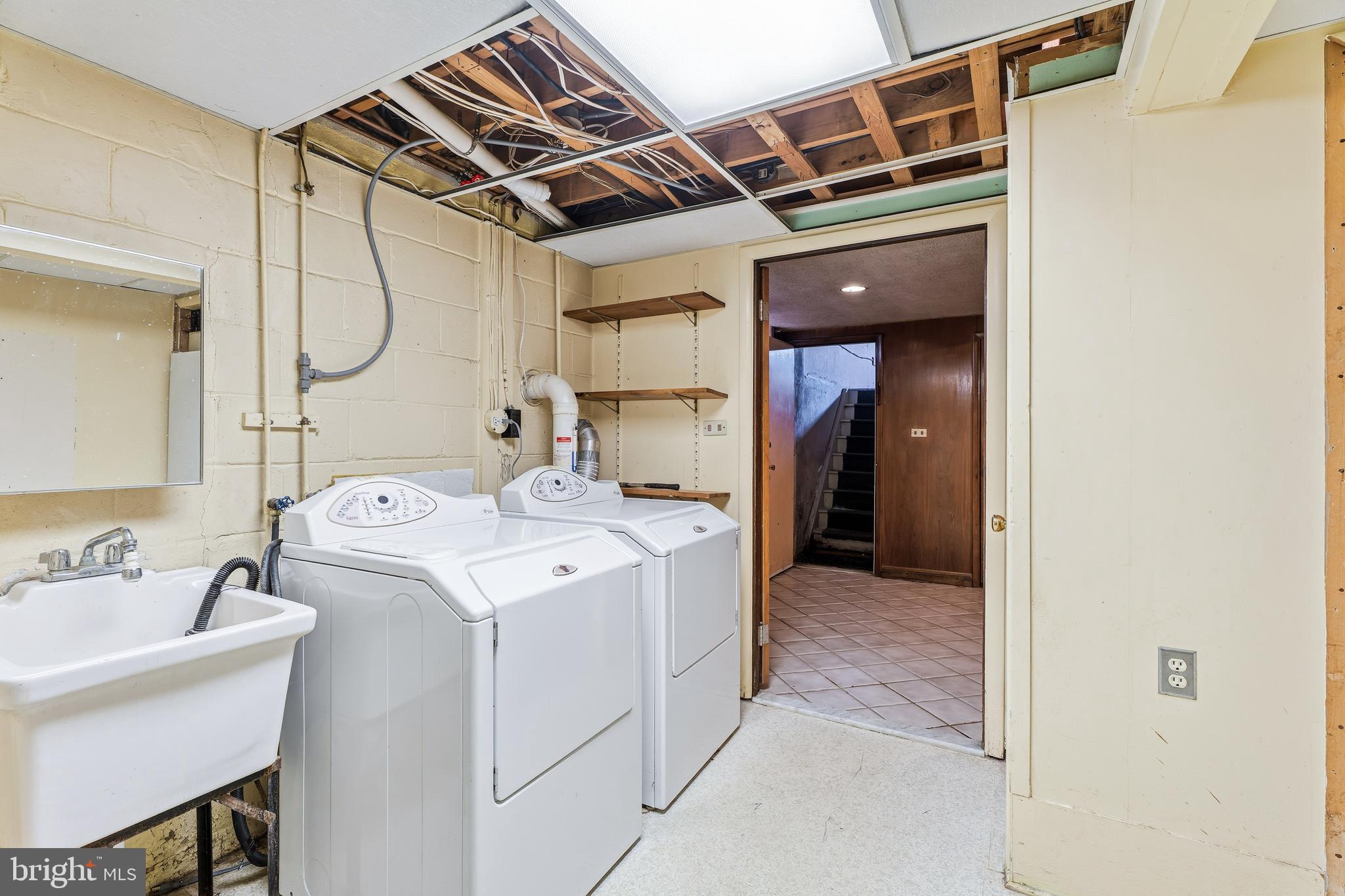 2026 Dumont Road Lutherville-Timonium, MD 21093 - Photo 33 of 41 a utility room with dryer and washer