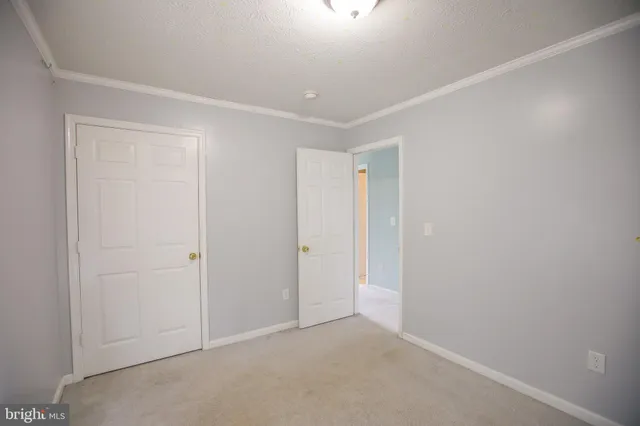 $325,000 | 10 Whiting Avenue, Boyce, VA 22620