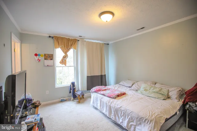 $325,000 | 10 Whiting Avenue, Boyce, VA 22620