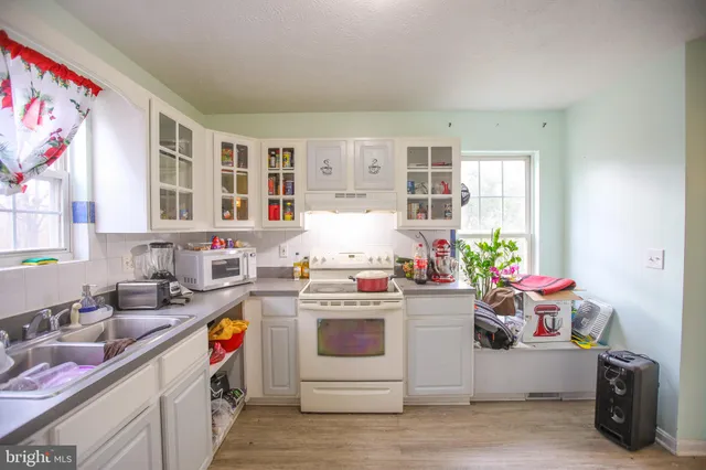 $325,000 | 10 Whiting Avenue, Boyce, VA 22620