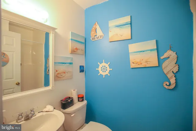 $325,000 | 10 Whiting Avenue, Boyce, VA 22620