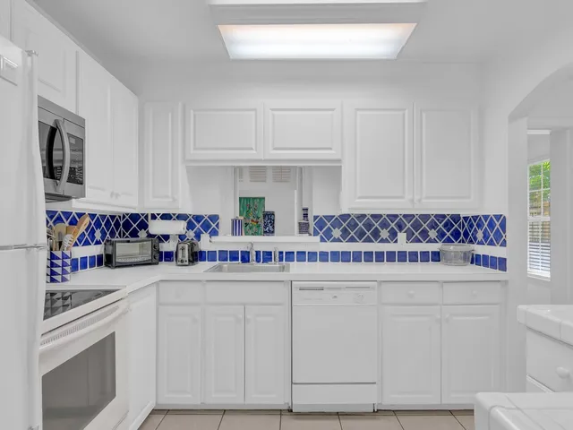 $8,500 | 798 Bougainvillea Lane, Vero Beach, FL 32963