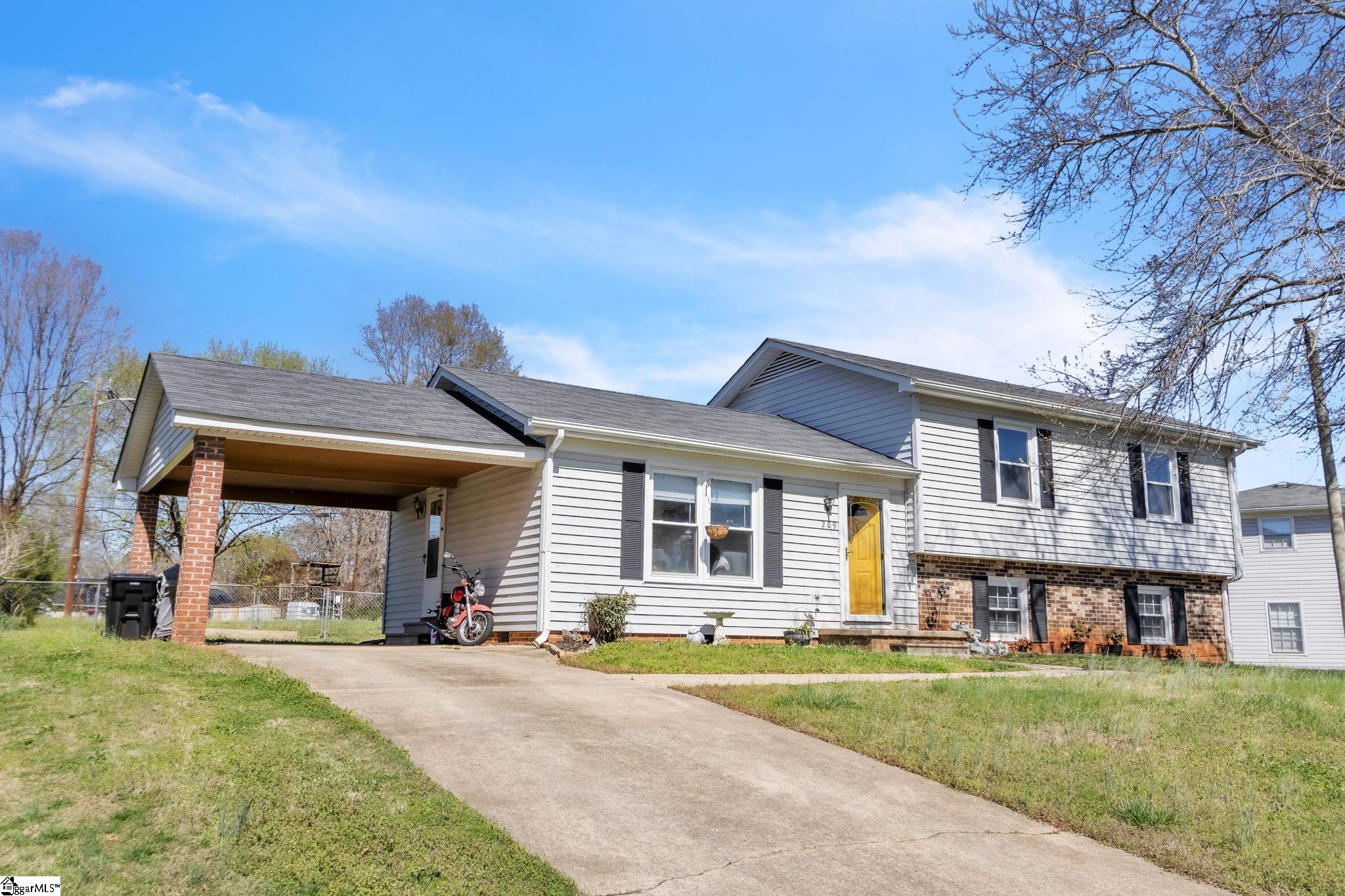 209 Brookmere Road Simpsonville, SC 29681 - Photo 1 of 22