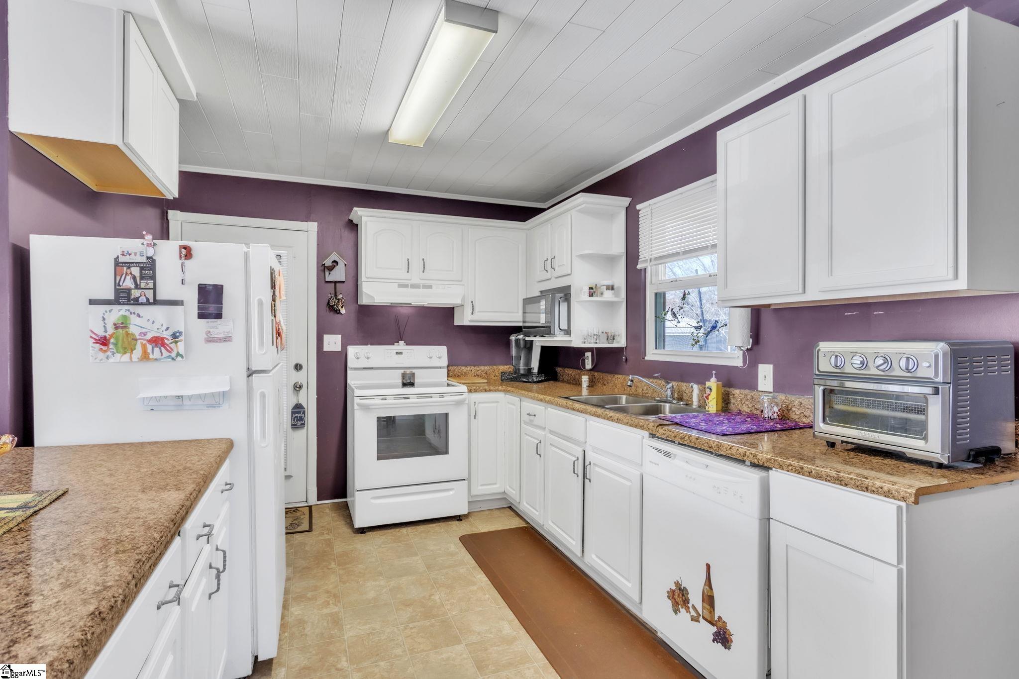 209 Brookmere Road Simpsonville, SC 29681 - Photo 3 of 22