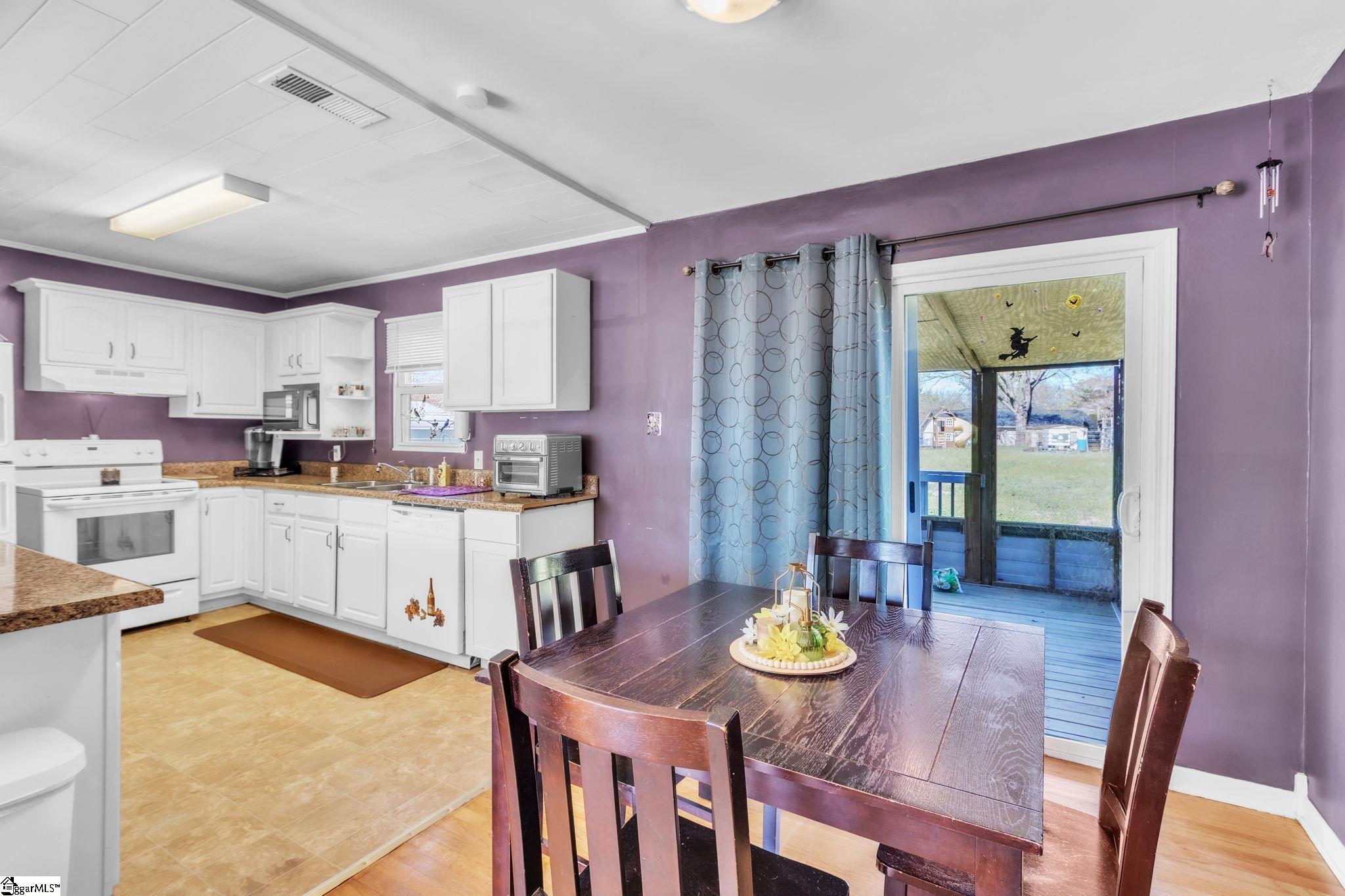 209 Brookmere Road Simpsonville, SC 29681 - Photo 8 of 22