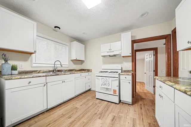 $134,900 | 3311 Ardmore Trail, South Bend, IN 46628