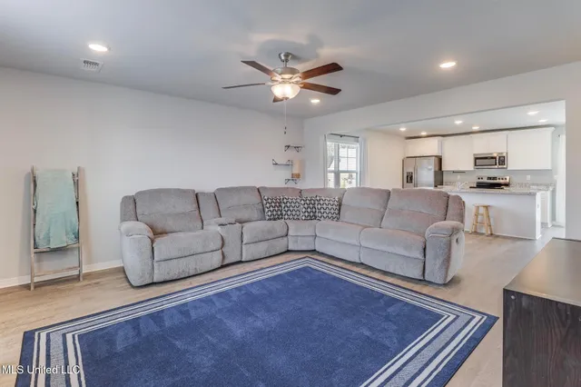 $1,900 | 14799 Audubon Lake Boulevard, Gulfport, MS 39503