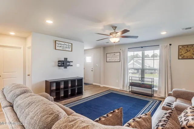 $1,900 | 14799 Audubon Lake Boulevard, Gulfport, MS 39503