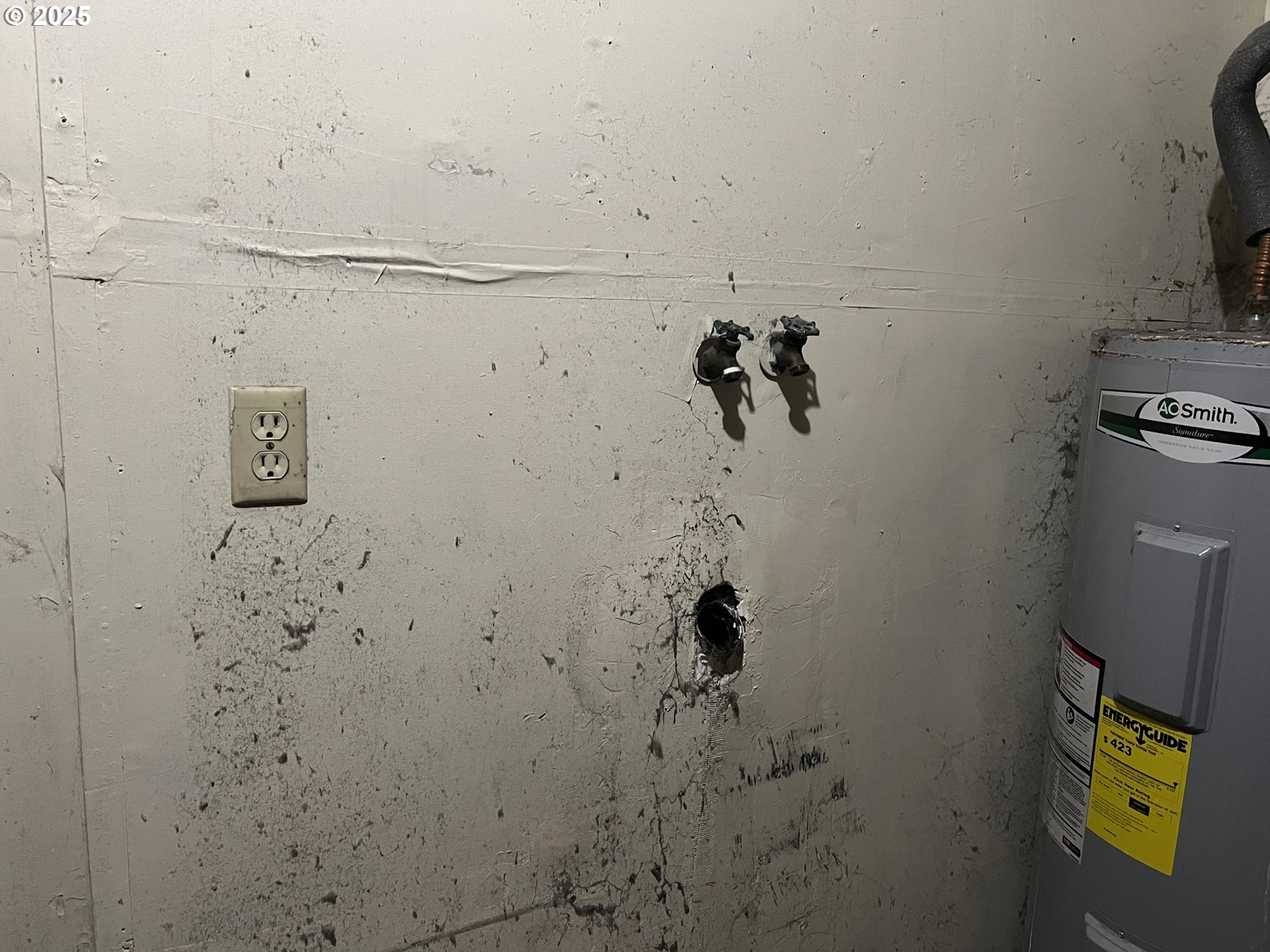 618 Ballad Way Forest Grove, OR 97116 - Photo 11 of 15 a bathroom with a shower and a toilet