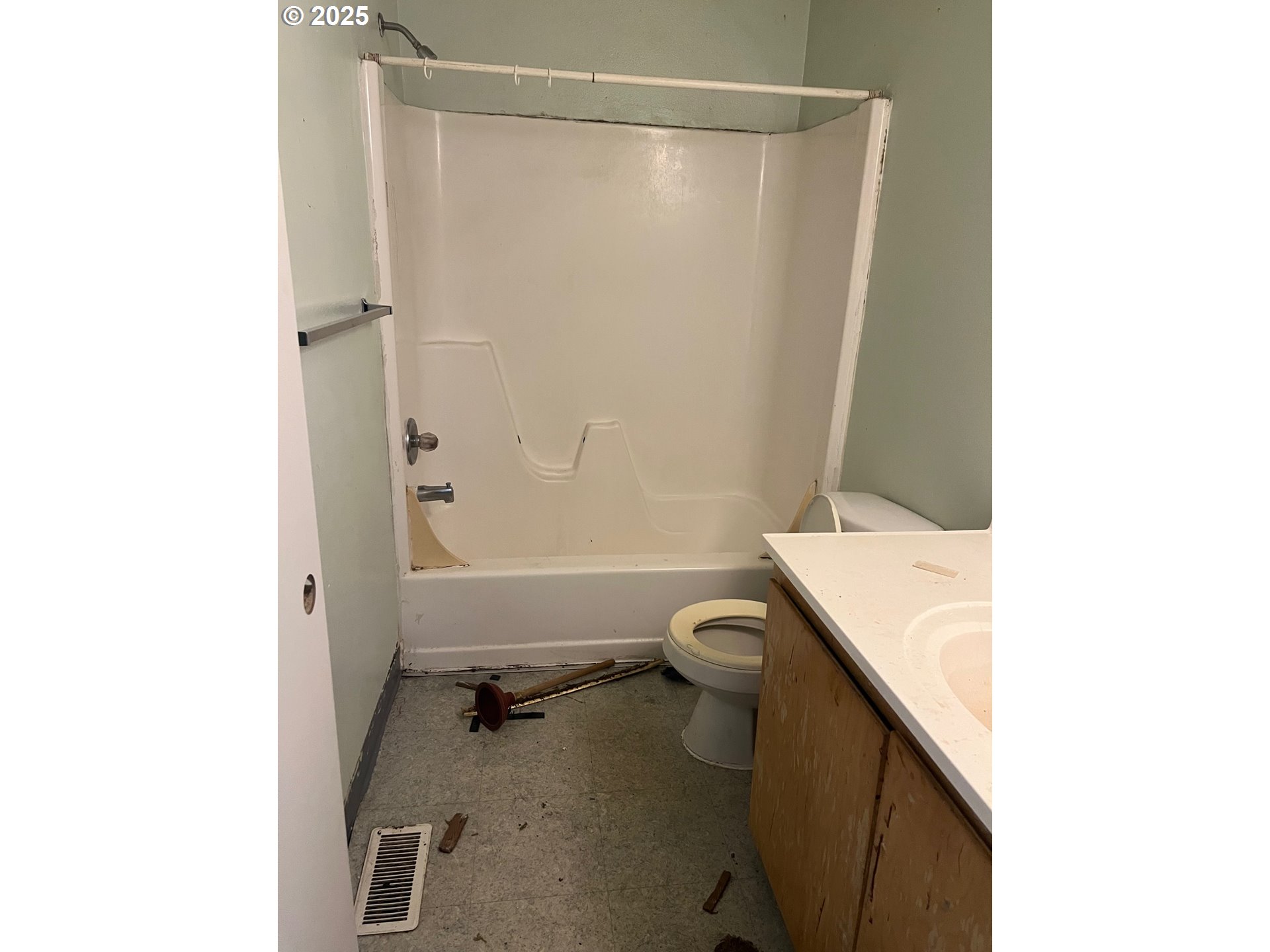 618 Ballad Way Forest Grove, OR 97116 - Photo 2 of 15 a bathroom with a sink a toilet and shower