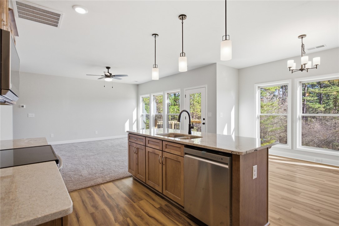 333 Oliver Road Westminster, SC 29693 - Photo 4 of 27