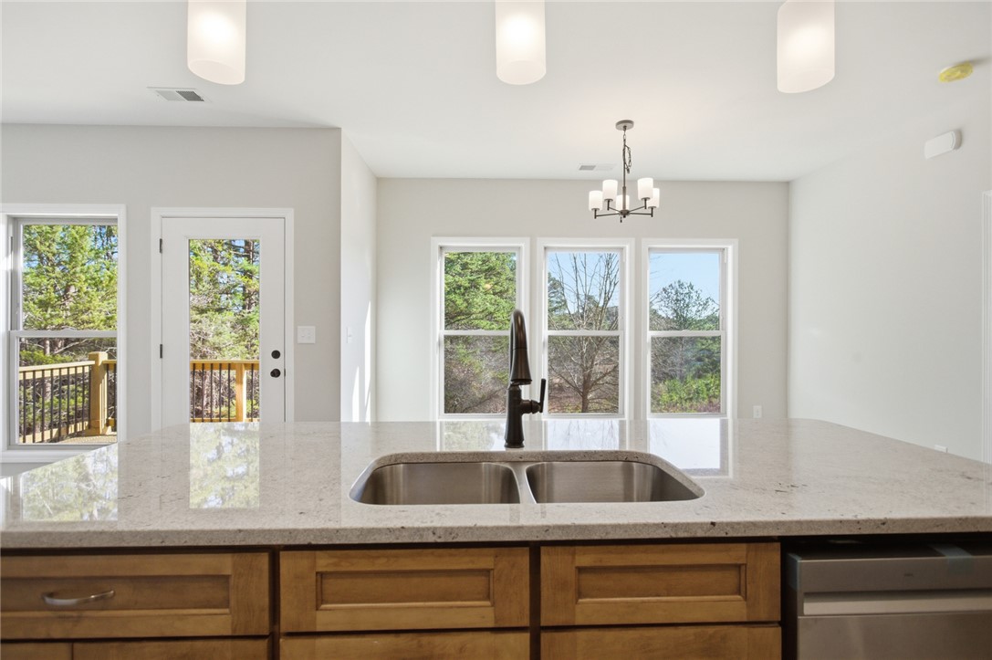 333 Oliver Road Westminster, SC 29693 - Photo 7 of 27