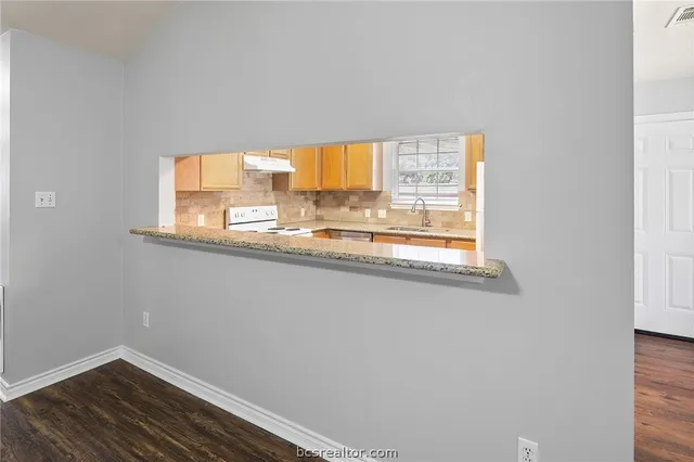 $1,500 | 2034 Legacy Lane, College Station, TX 77840