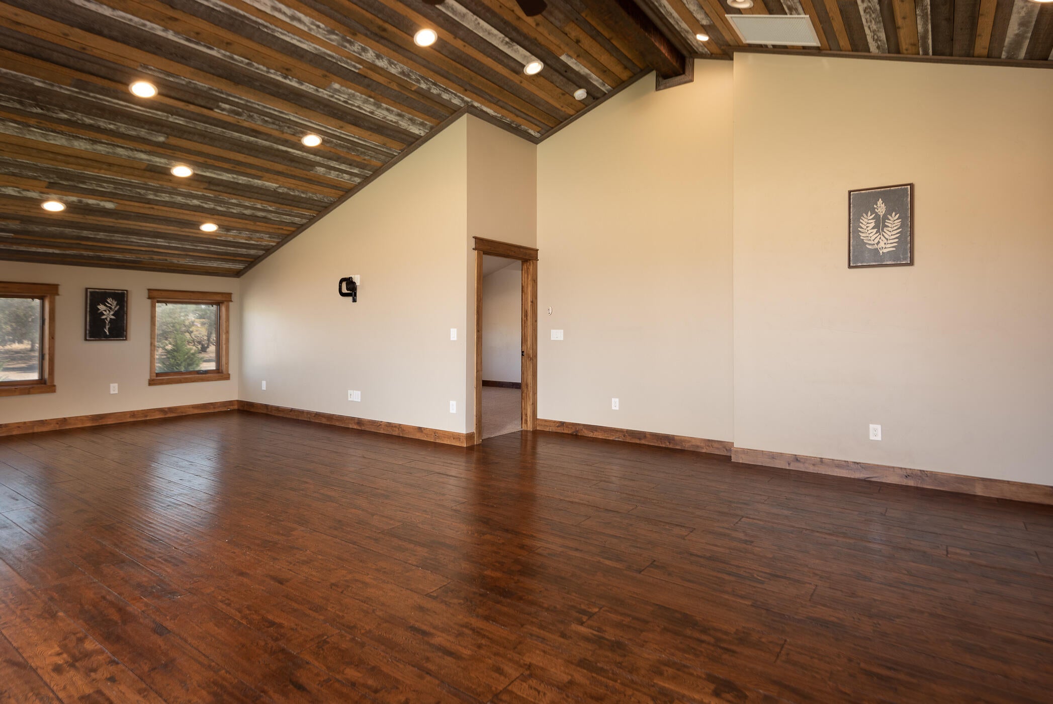 65025 Hunnell Road Bend, OR 97703 - Photo 16 of 50 16Dining area