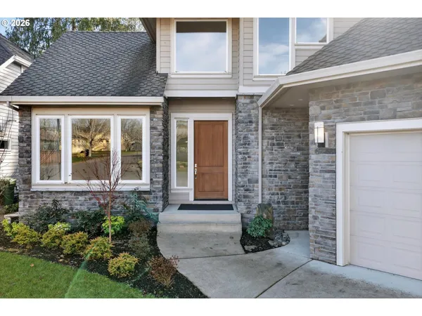 $1,498,000 | 32092 Willamette Way East, Wilsonville, OR 97070