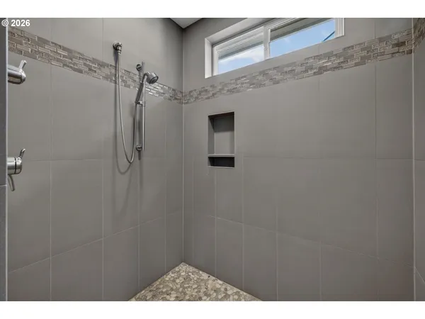 $1,498,000 | 32092 Willamette Way East, Wilsonville, OR 97070