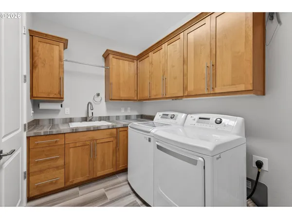 $1,498,000 | 32092 Willamette Way East, Wilsonville, OR 97070