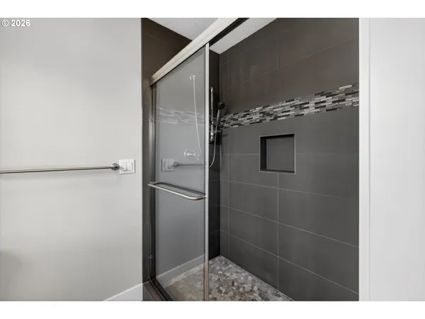 $1,498,000 | 32092 Willamette Way East, Wilsonville, OR 97070