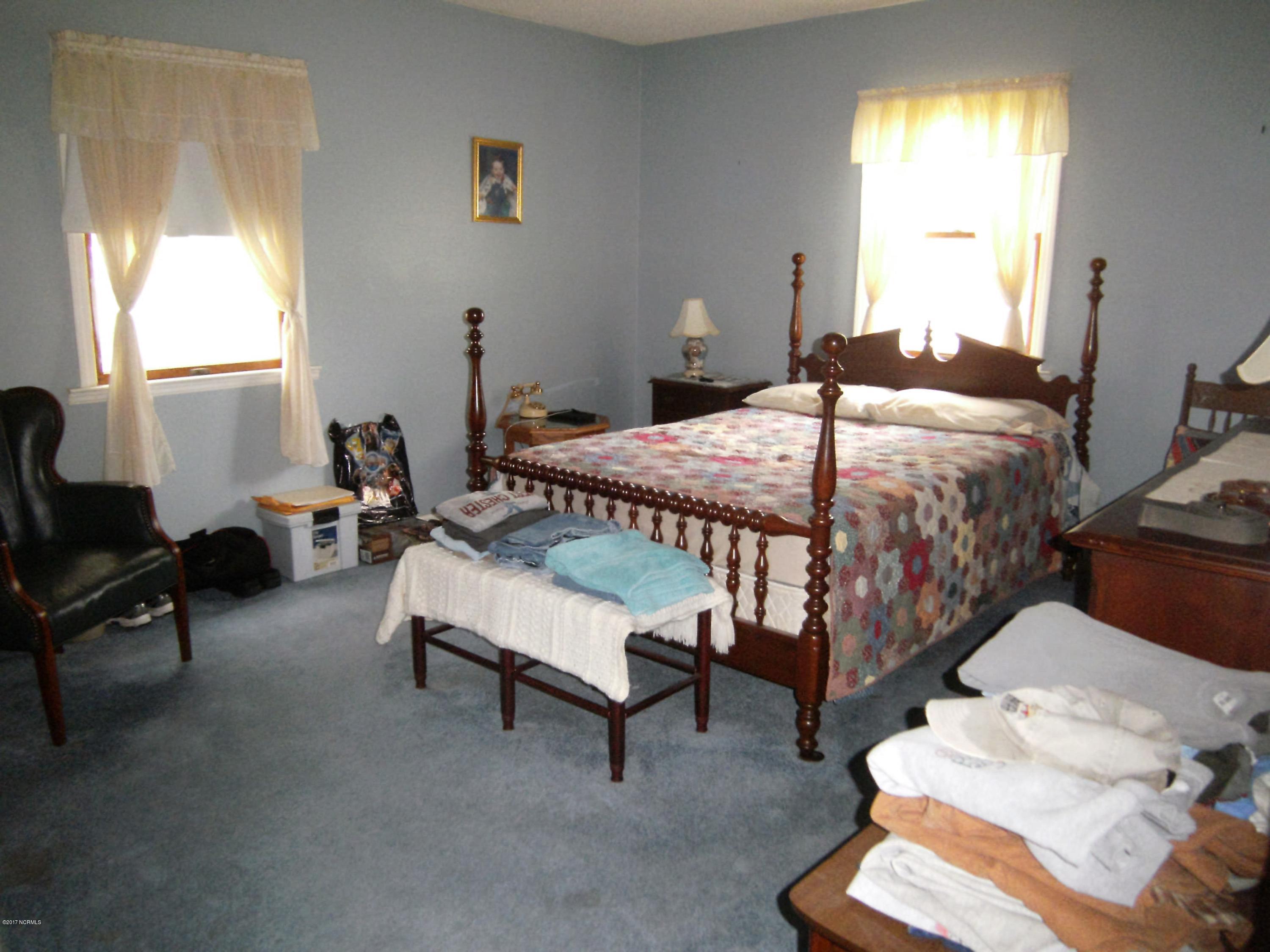 113 Murphy Road Davis, NC 28524 - Photo 10 of 15 Bedroom 1