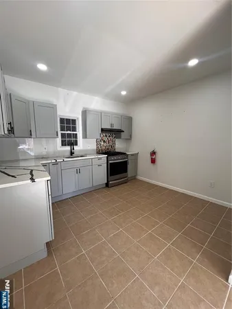 $1,850 | 281 Hope Avenue, Passaic, NJ 07055