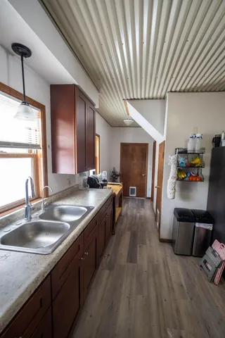 $325,000 | 22598 700th Avenue, Albert Lea, MN 56007