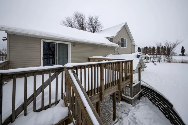 $325,000 | 22598 700th Avenue, Albert Lea, MN 56007